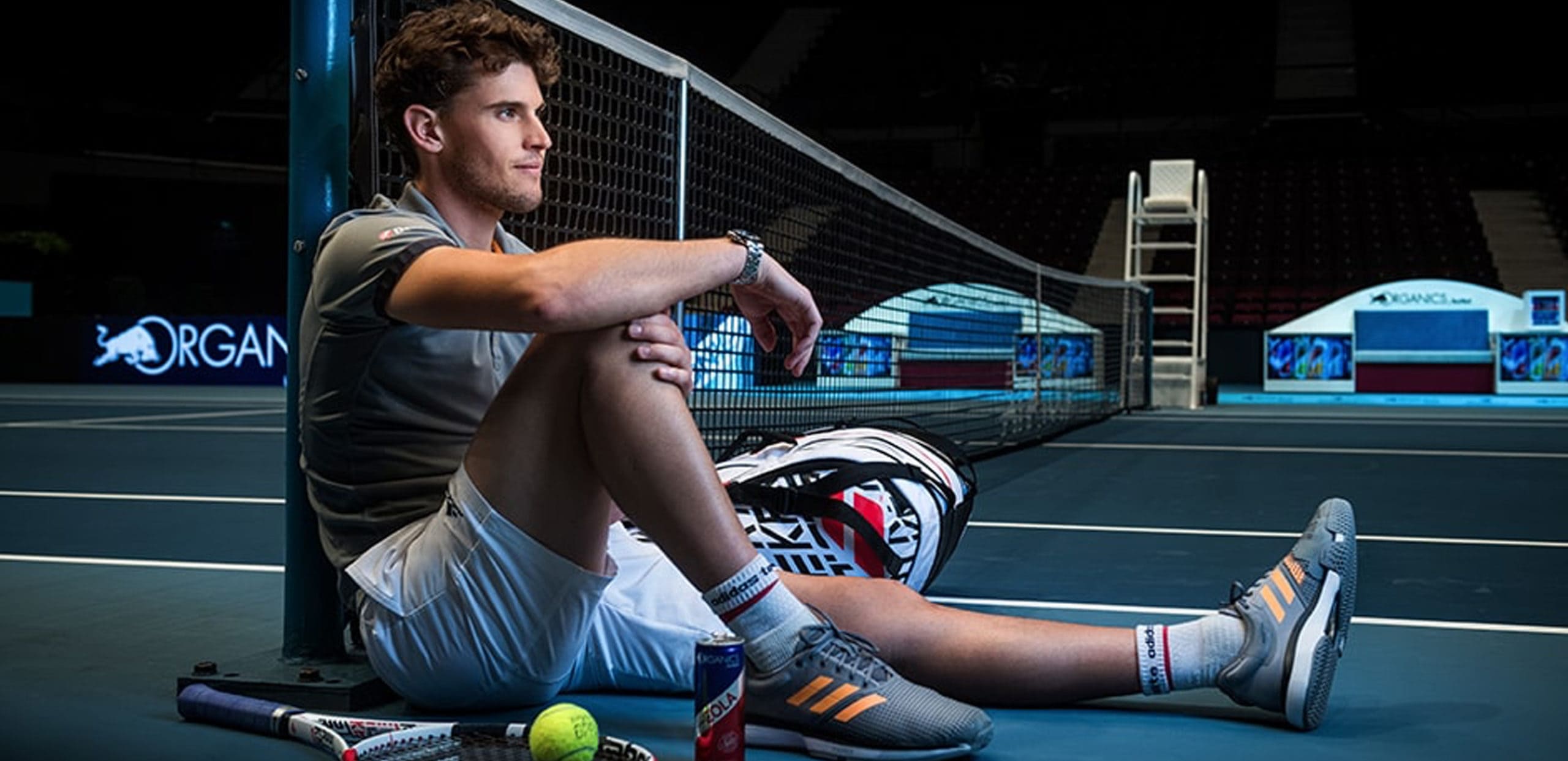 Dominic Thiem als Kooperationspartner von Frutura auf dem Tennisplatz