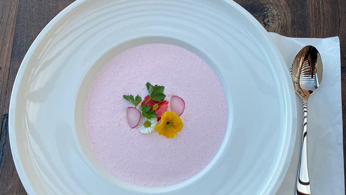 Gedeckter Tisch mit einem Gericht aus Frutura Produkten. © Philipp Platzer